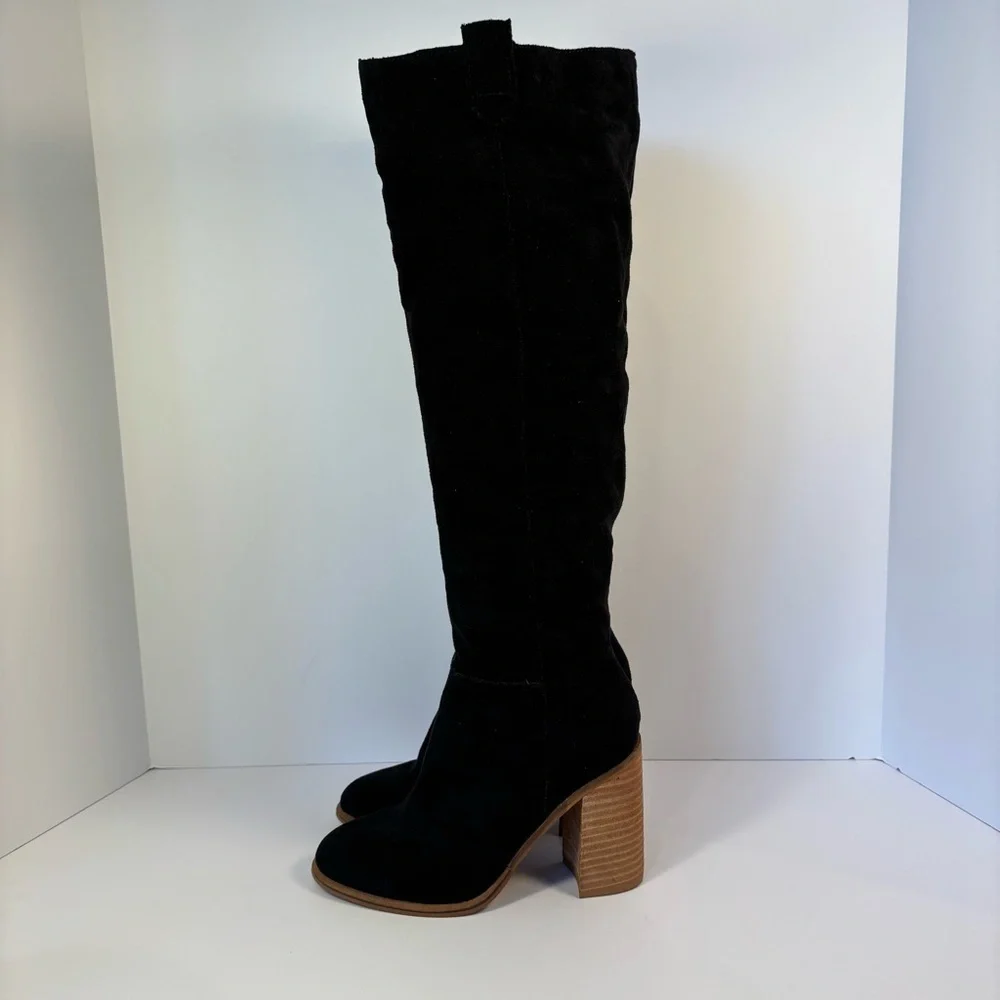 Tall Black Faux Suede Boot with Stacked 3.5”Heel Sz 6 Boho Festival Western